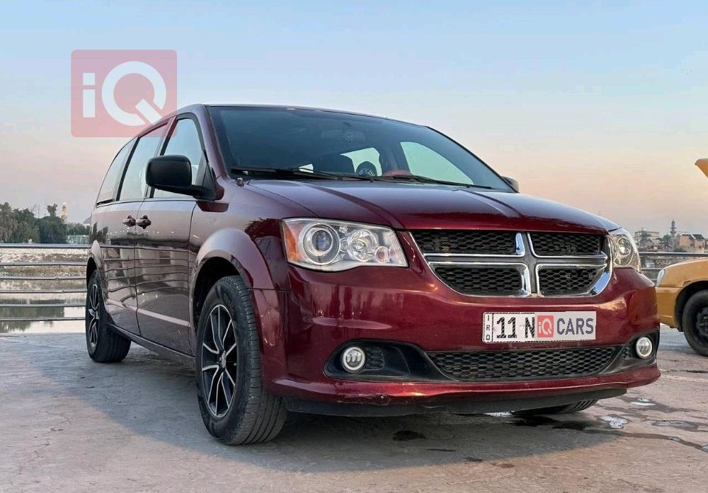 دودج جراند كارافان